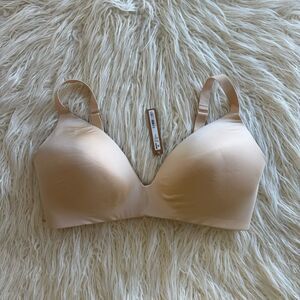 Skims Wireless Form T-shirt Bra Sand Size 40DD